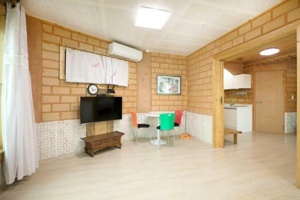 Tongyoung Blue House Spa Pension ทงยอง ภายนอก รูปภาพ