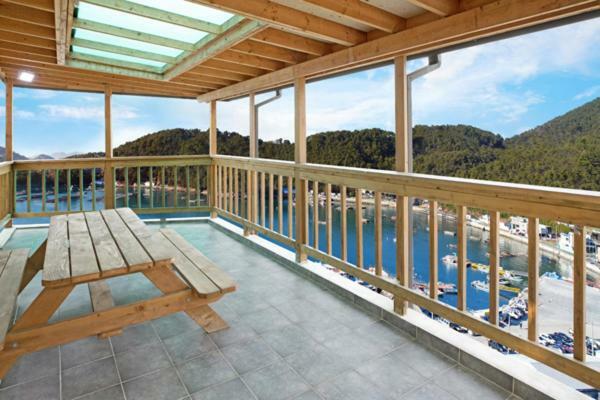 Tongyoung Blue House Spa Pension ทงยอง ภายนอก รูปภาพ