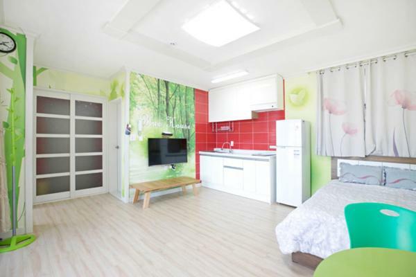 Tongyoung Blue House Spa Pension ทงยอง ภายนอก รูปภาพ