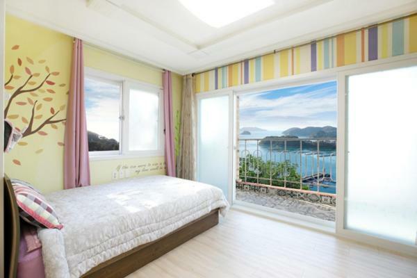 Tongyoung Blue House Spa Pension ทงยอง ภายนอก รูปภาพ