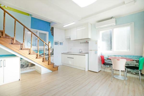 Tongyoung Blue House Spa Pension ทงยอง ภายนอก รูปภาพ